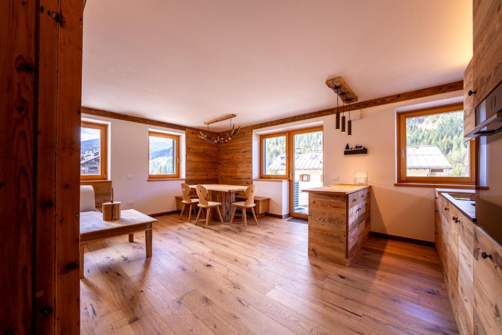 Arga' New Alpine Design Apartment Central & Scenic Views, San Vito di Cadore