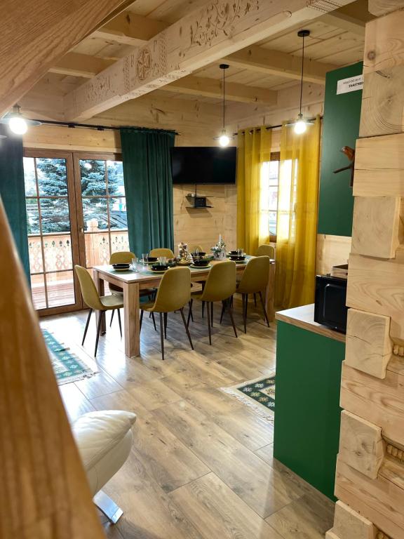 Domek Na Młace, Witów