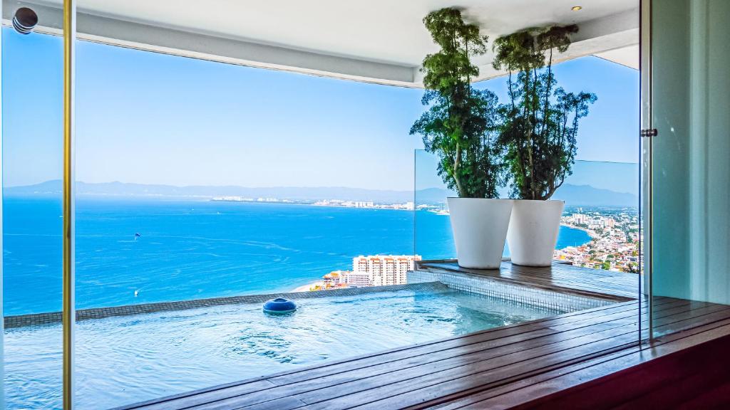 Avalon - 1004 Stunning Luxury 3 BR Private Pool, Puerto Vallarta