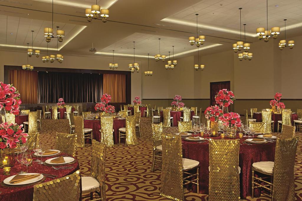 Banquet hall