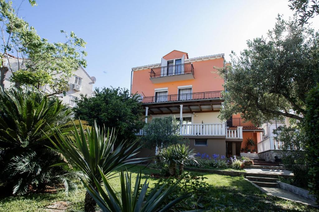 Oaza duplex, Dubrovník