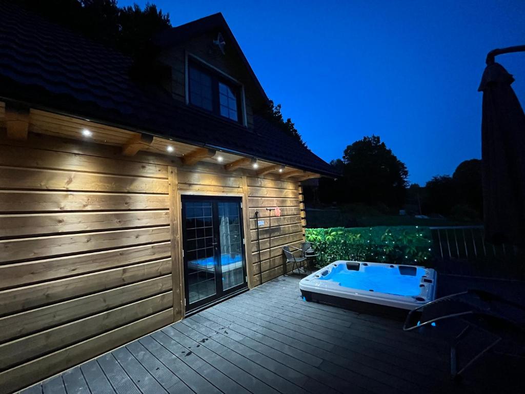 Domek Pod Gwiazdami, Zwiernik