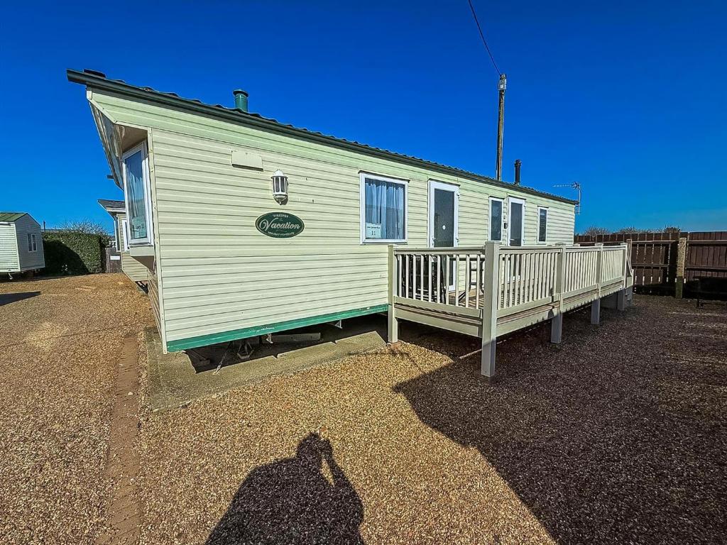 6 Berth Pet Friendly Static Caravan By Hunstanton Beach Ref 13011L, Hunstanton