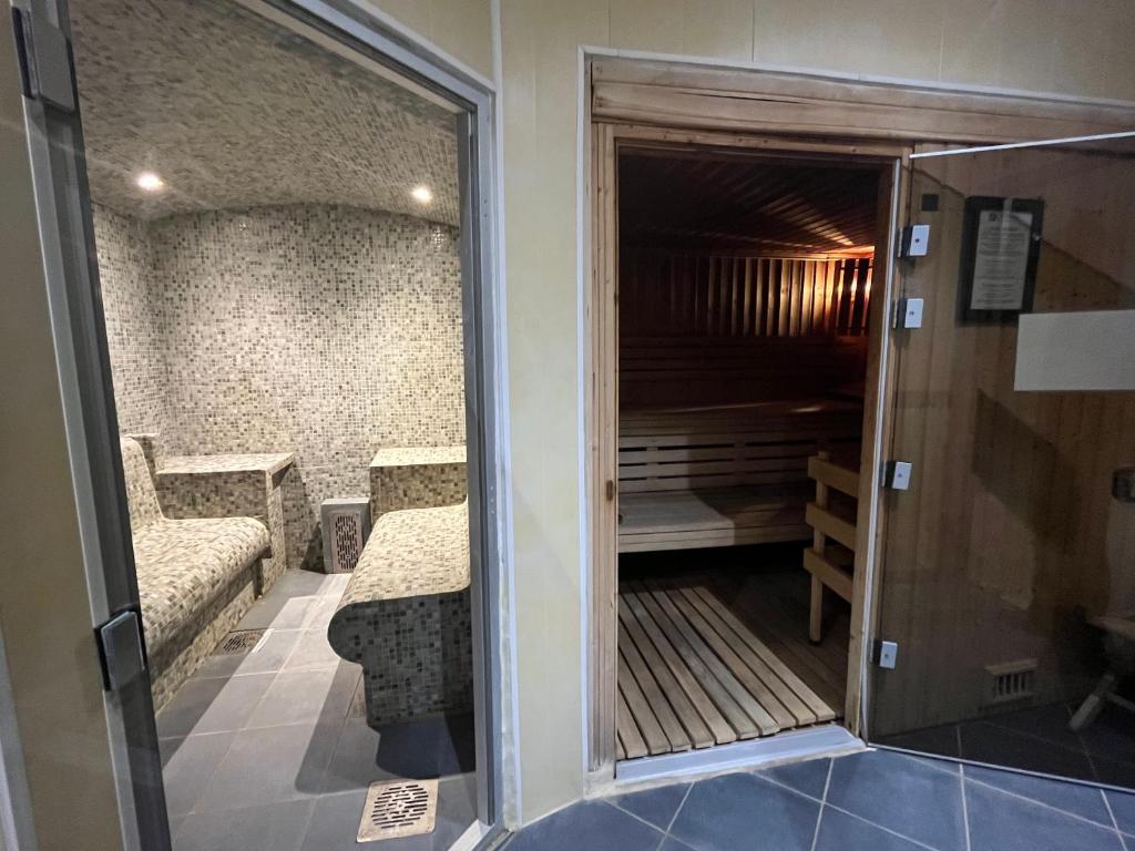 Appartement 2-4 personnes avec 1 chambre - Résidence les 100 lacs à Cauterets avec balcon et piscine chauffée - 5