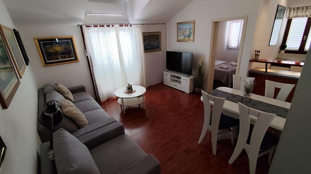 Apartman Beus-five min form the beach, Makarská