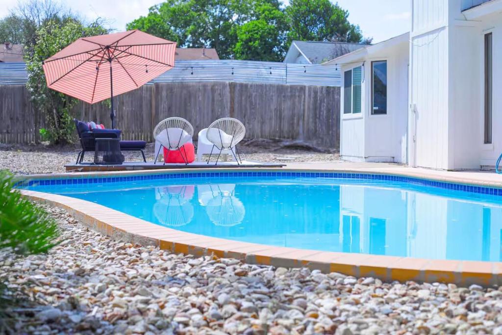 IG-worthy private pool near the Domain, Austin