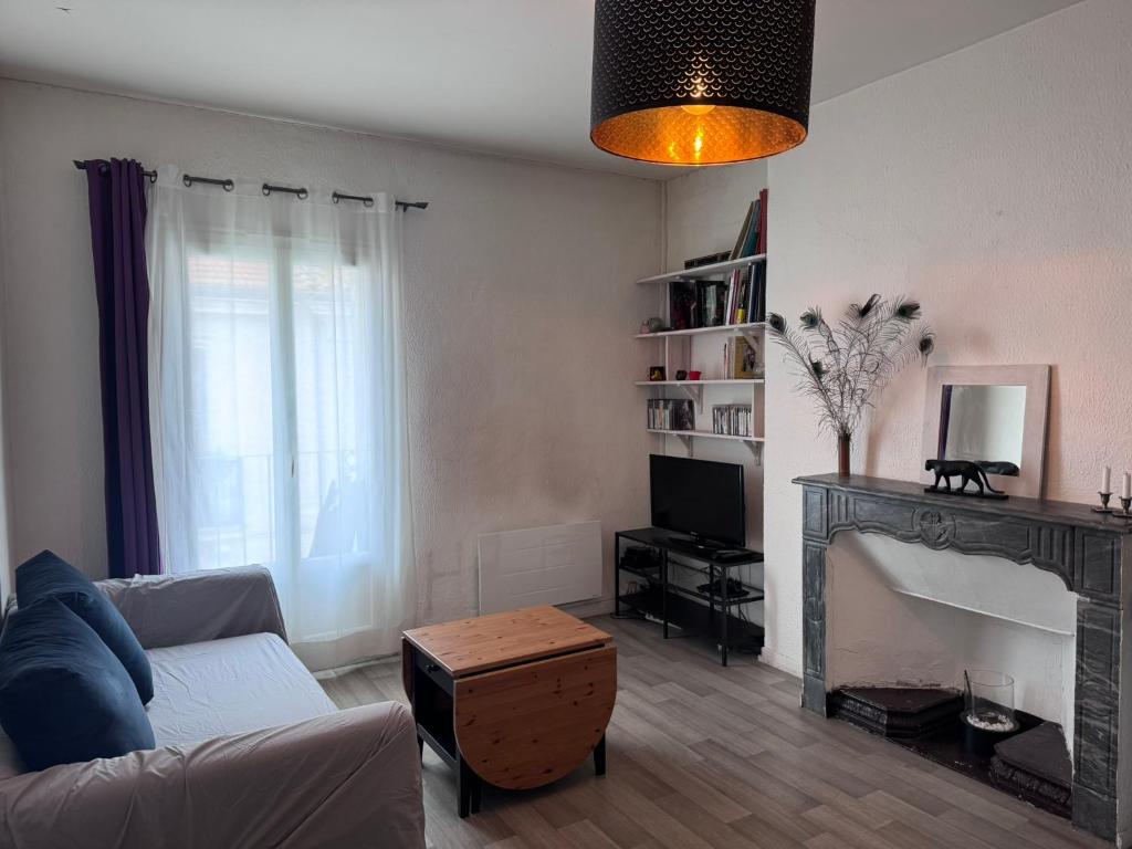 Le Farges-Grande Chambre en colocation- 3 minutes Gare St Roch- LaConciergerieByNina - 3