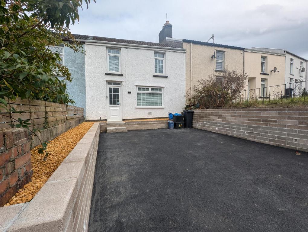 Ty Collective - Near Town Centre, Dowlais