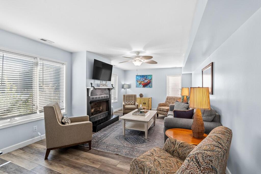 Ocean Sound, Pine Knoll Shores