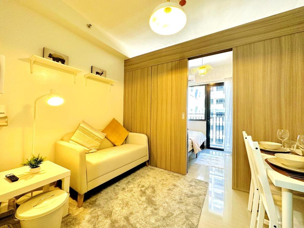FT1161 House, Manila