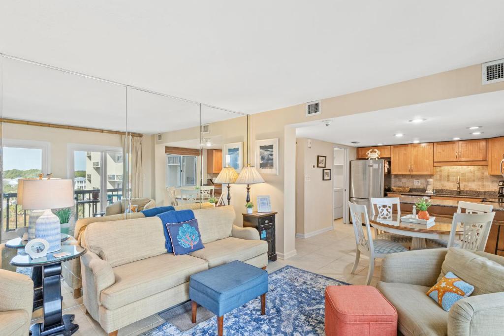 Pinnacle Port A-514, Carillon Beach