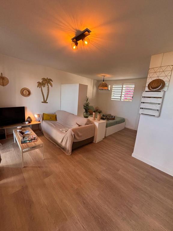 Joli Studio vue Mer avec Piscine, Cul de Sac