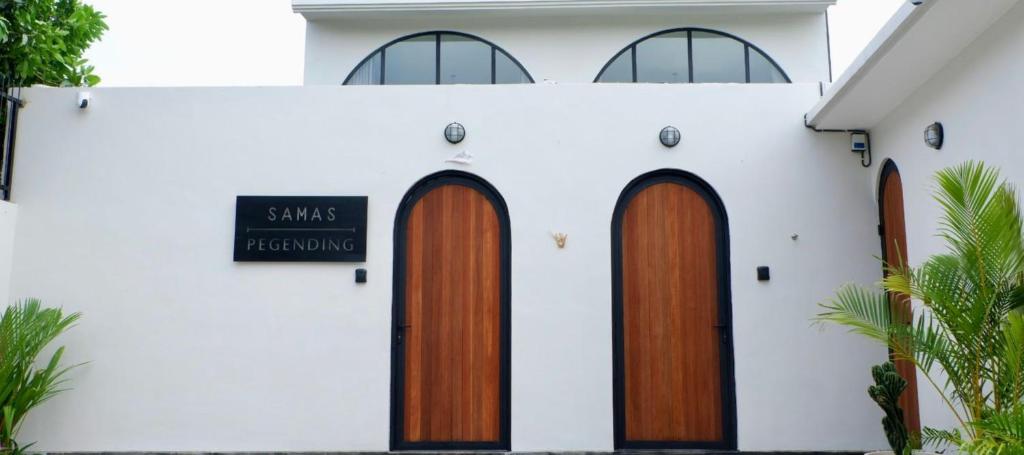 Modern loft by Samas Group, Dalung