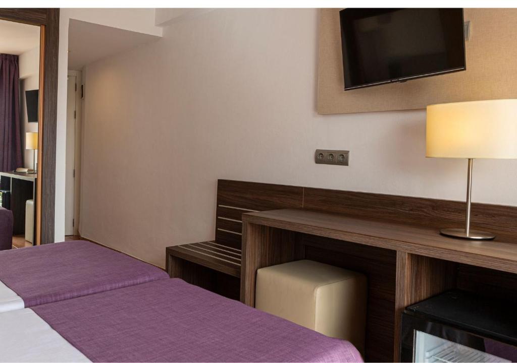 MedPlaya Hotel Alba Beach — Hotel rooms in Benalmadena, Andalusia