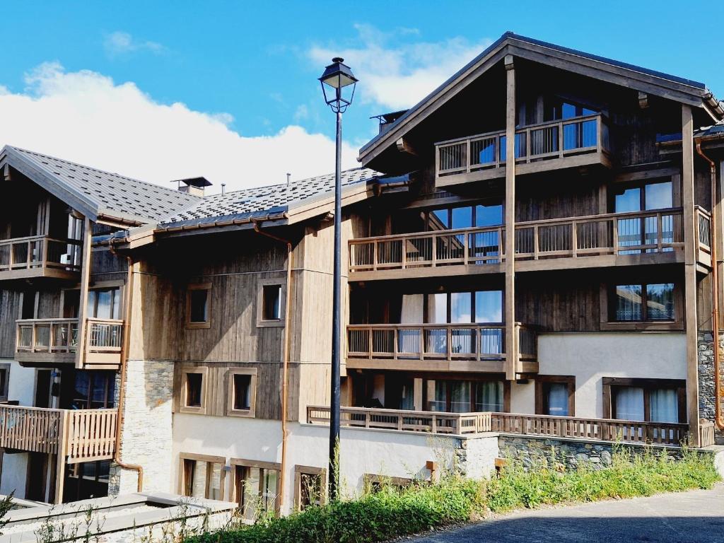 Sublime Duplex Neuf pour 12 pers, Centre Station, à 100m des Pistes, Balcons ensoleillés - FR-1-755-17 - 2