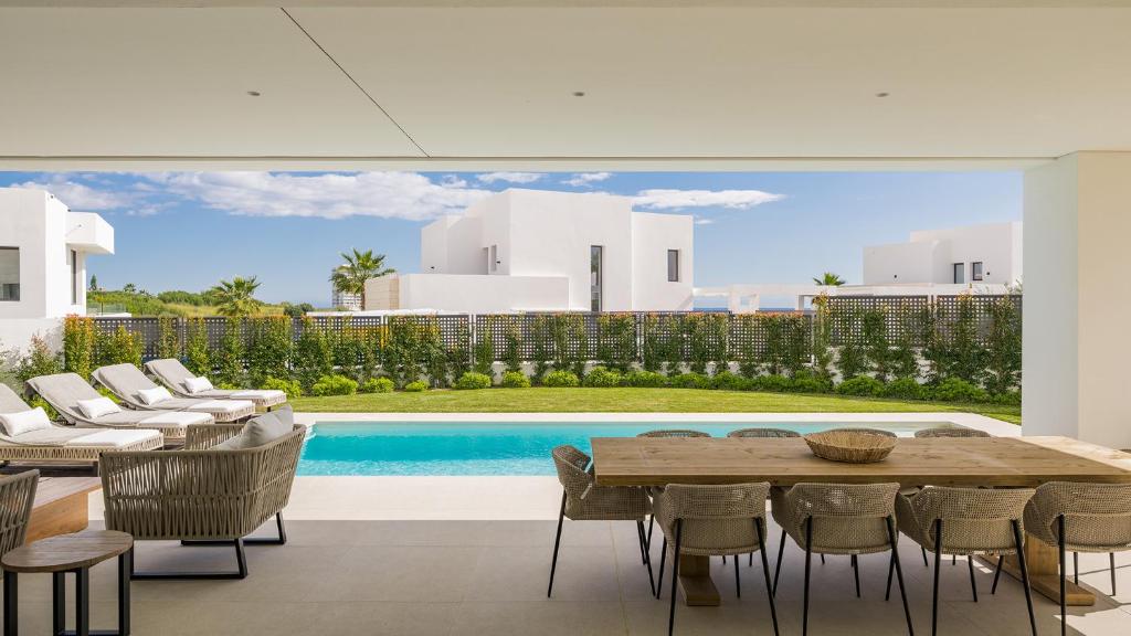 6 Bedroom Luxury Villa in Marbella with Private Gym and Sauna - 3