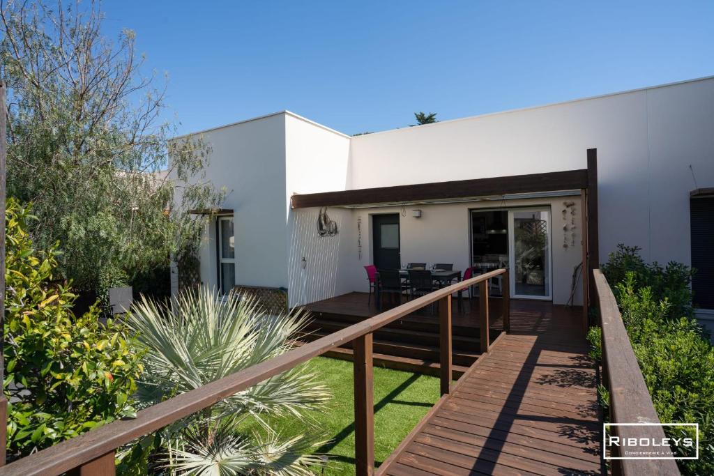 Riboleys - Villa T3 à 400m de la mer avec piscine - 1
