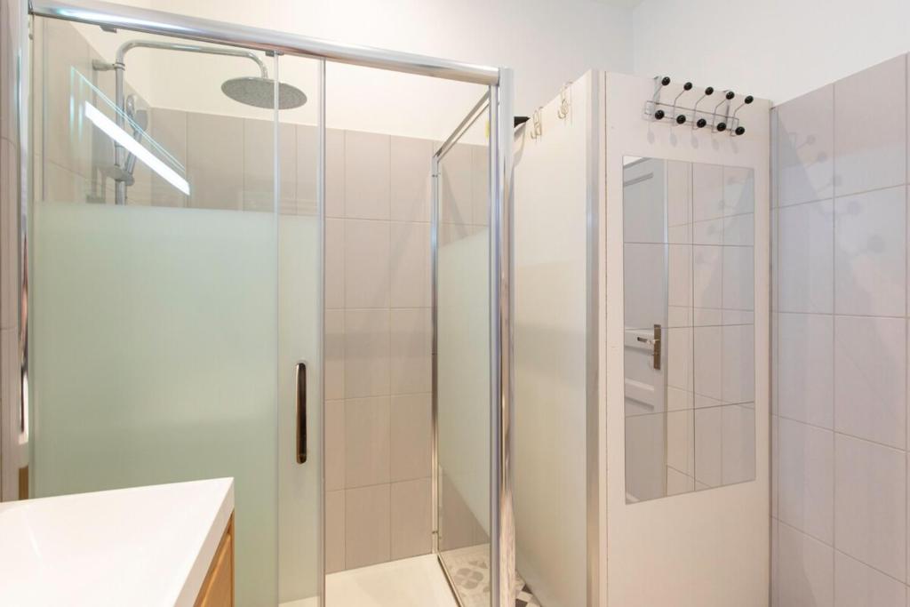 #34 Staywizus - Lamartine Central 3 BDR AC balcony 10mins walk to old town - 5