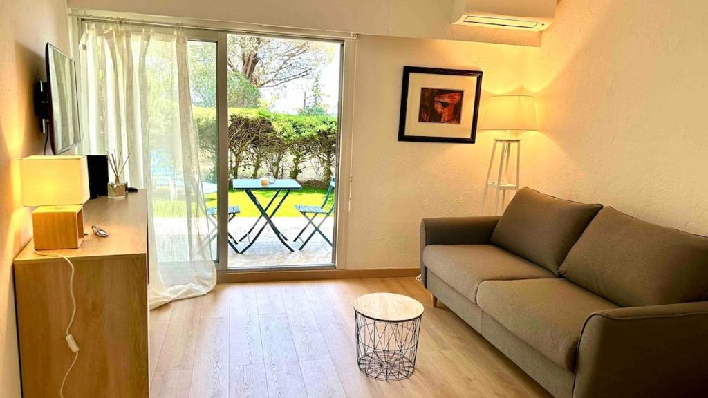 Studio climatisé avec piscine-tennis-parking - 2