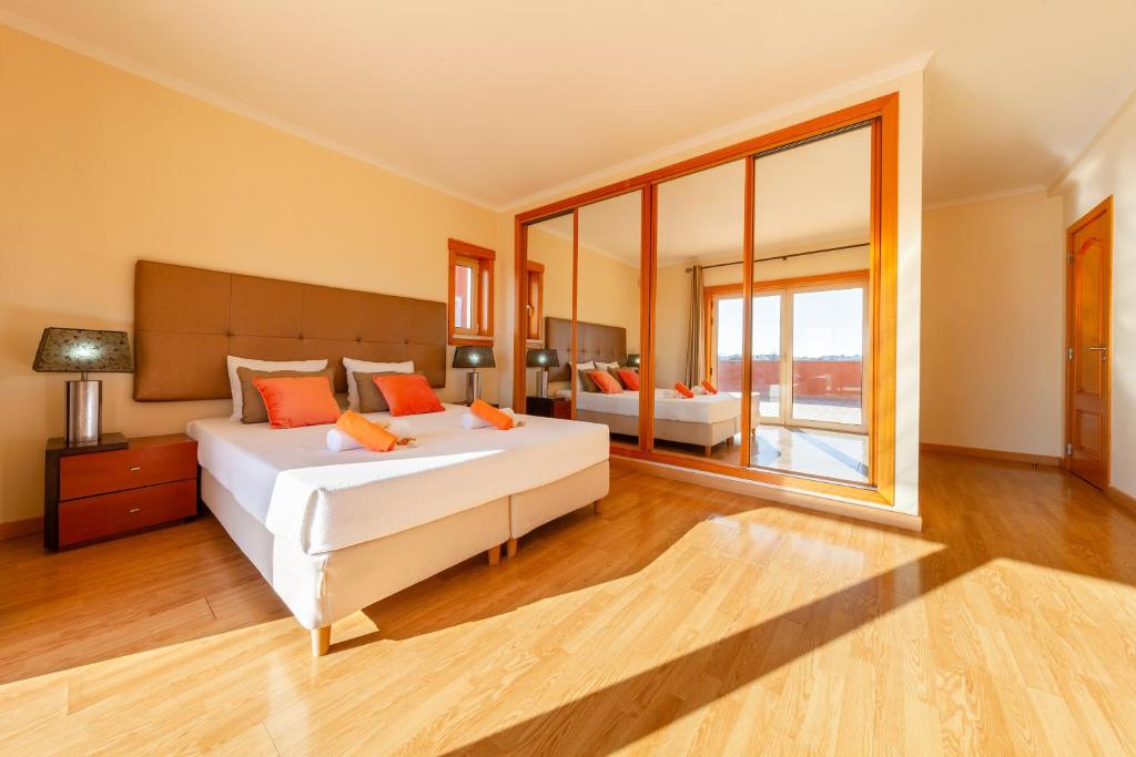 Villa California by Algarve Vacation 전경