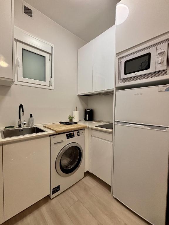 Álvaro Home con parking para turismo pequeño - 5