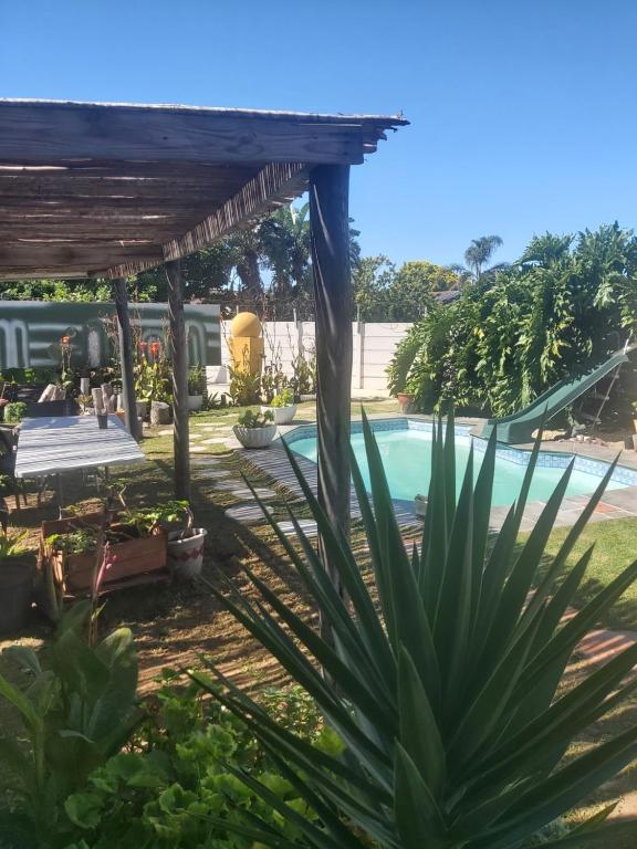 GH REDPillars, Port Elizabeth