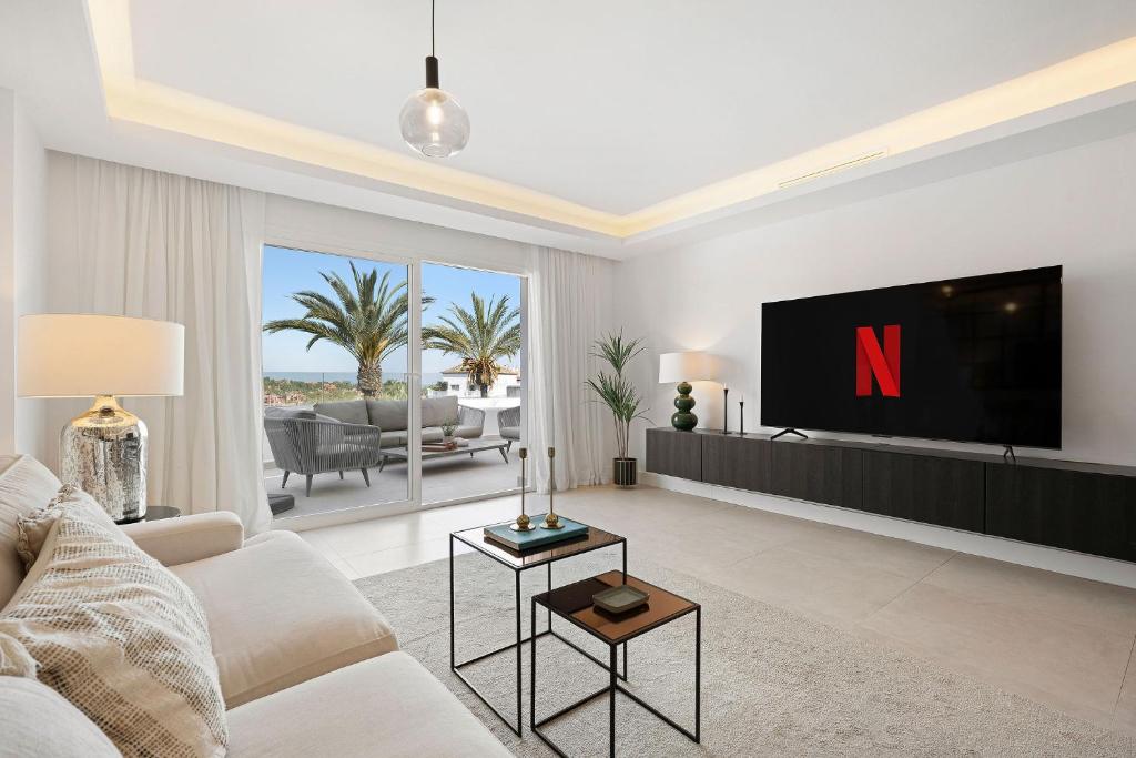 5 BR Luxury apt w Pool, garage and amazing views - 2