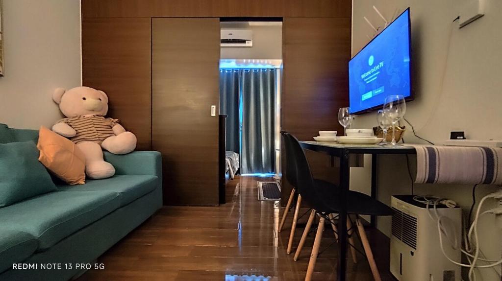 Air Residence Tower B RM 445 Elegant and cosy Makati condoxd, Manila