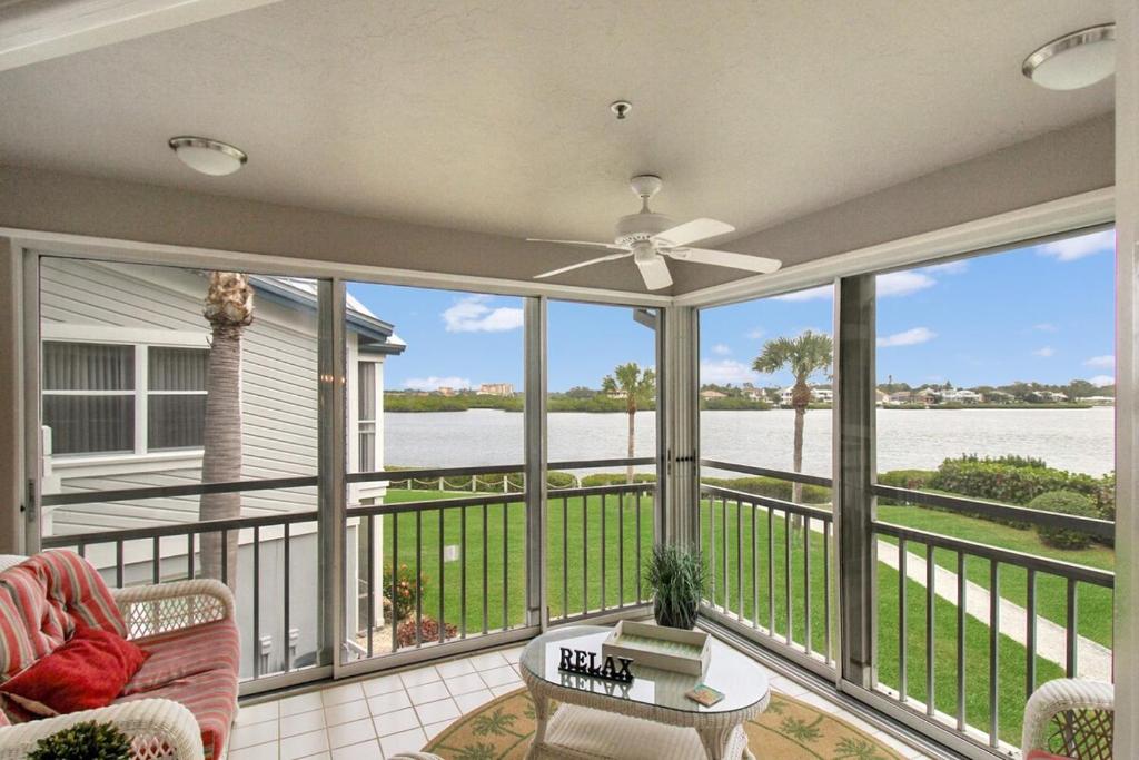Bayfront Condo In The Heart Of Siesta Key, Siesta Key
