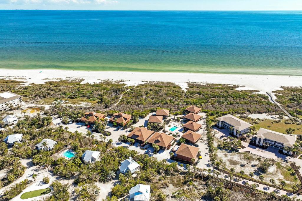 Your Perfect Getaway Awaits - Charming Sanibel Island villa with private beach, Sanibel