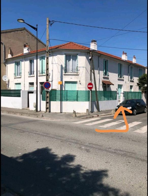 View, BtoBed - Location Professionnelle - 2 Studios Confort - Proche Parc des Expos et Stade de France in Paris