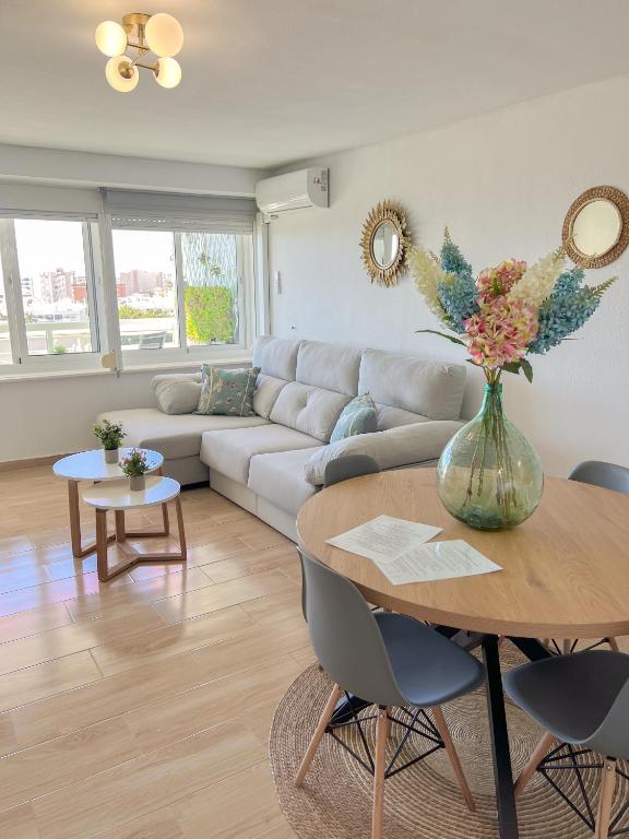 Modern & bright apartment with balcony - 2