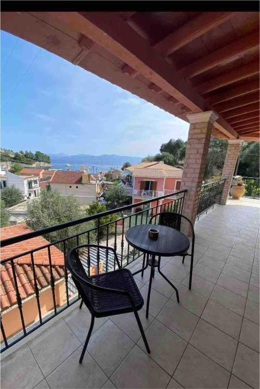 Tania house , Loggos Paxos, Longos