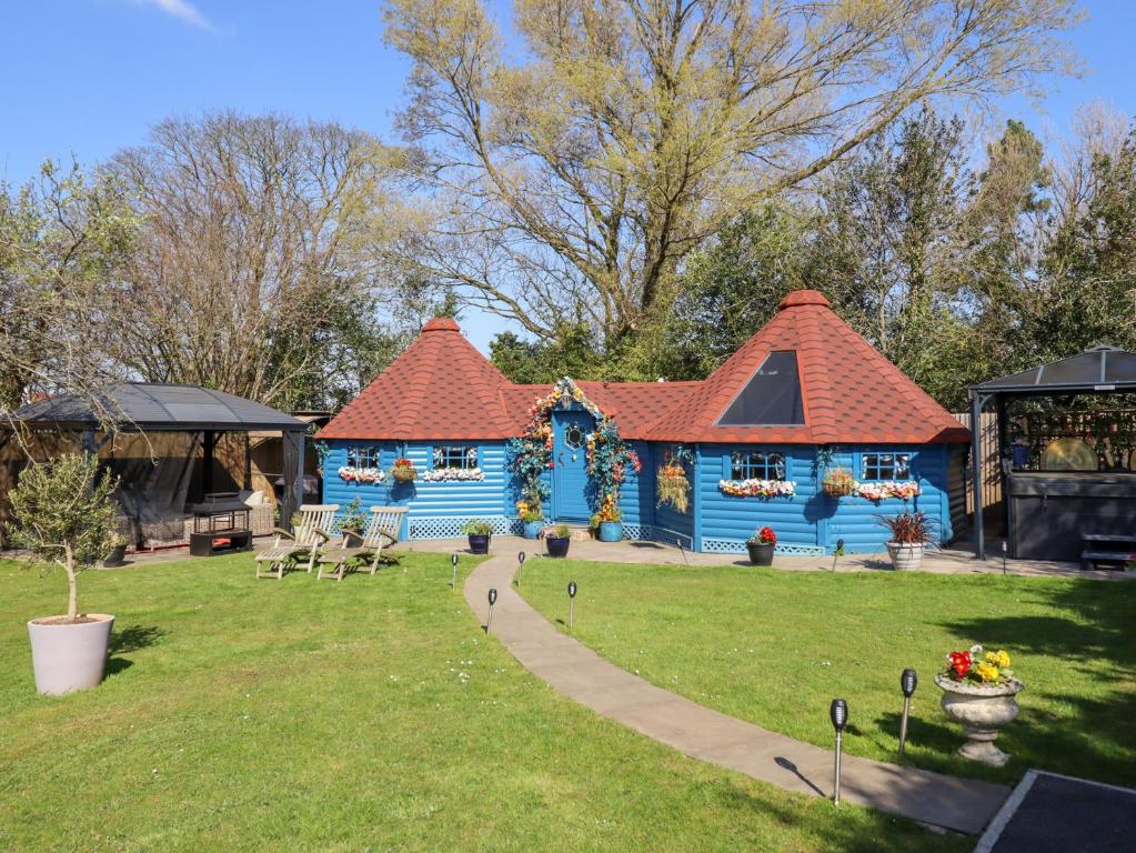 Applejacks Orchard, Holywell