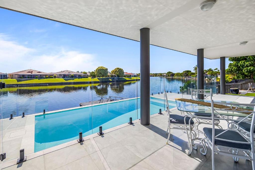 Rain Bird, Kawana Waters