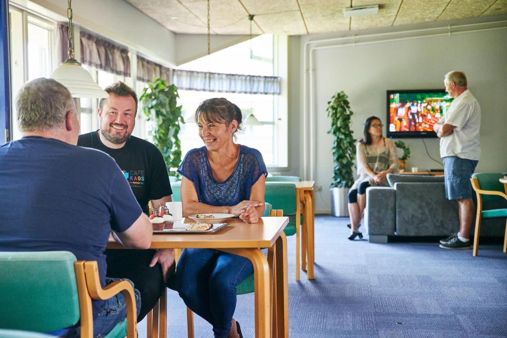 Shared lounge/TV area