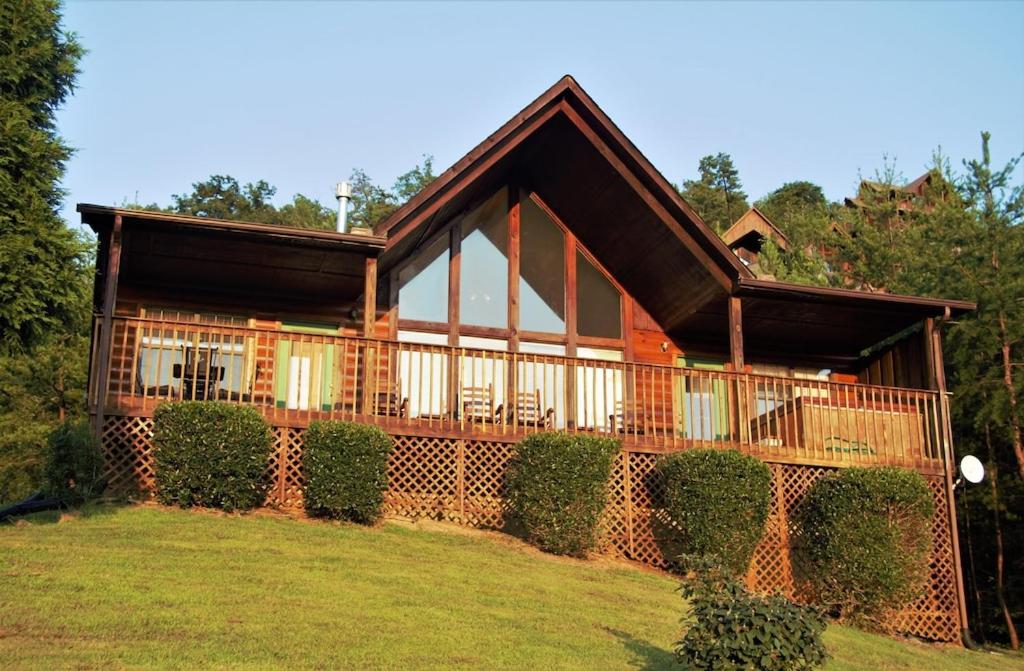 Hooked In The Smokies 2, Sevierville