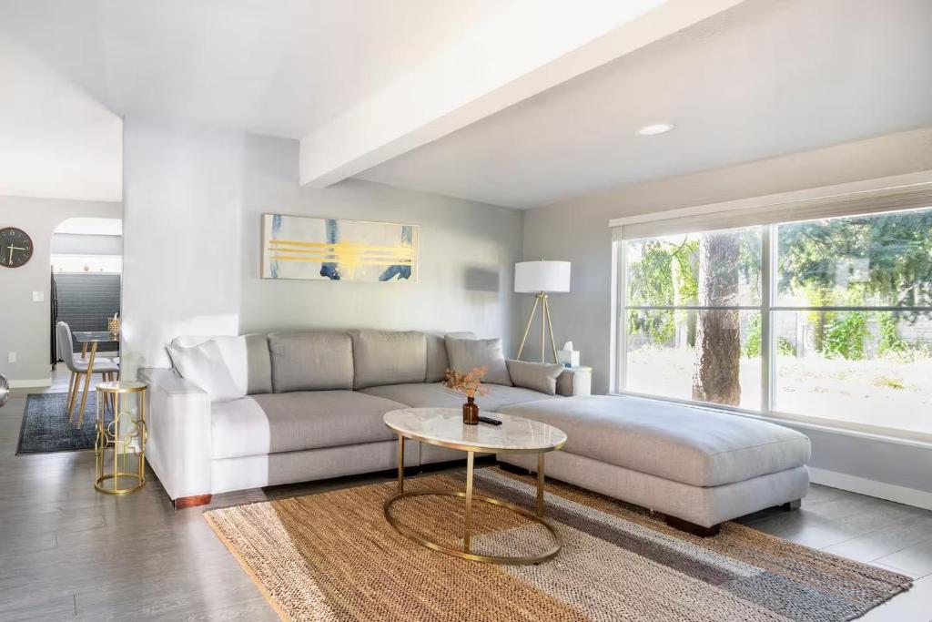 Tranquil Gem in Renton minutes from Seattle, Renton