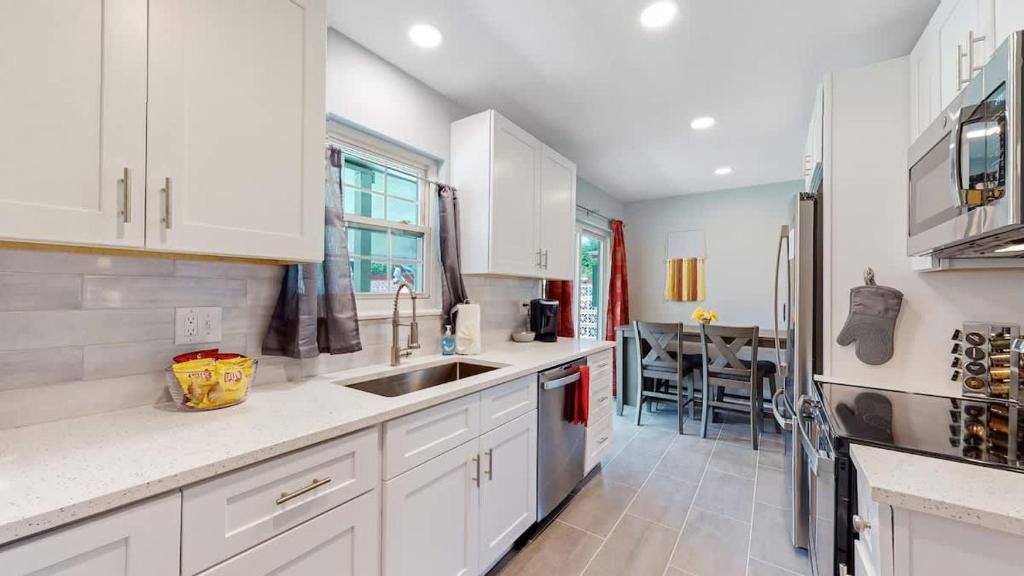 Updated Family Unit with Two King Beds, Denver