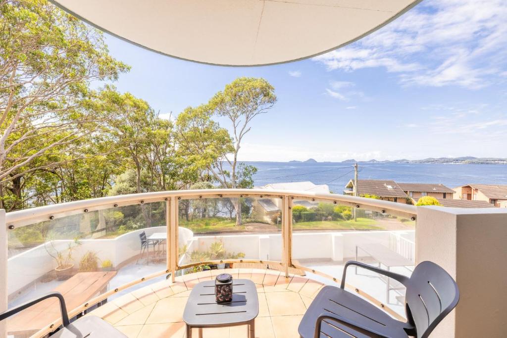 The Point 13, 5-7 Mitchell St - stunning water views, complex pool and WiFi, Soldiers Point