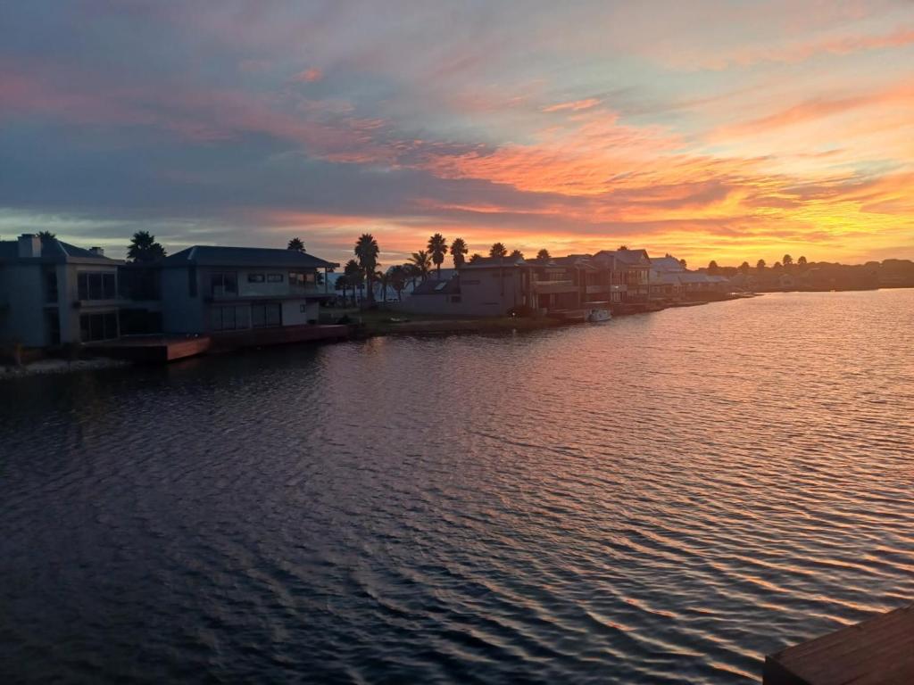 33 Kingston Place, Marina Martinique, Jeffreys Bay