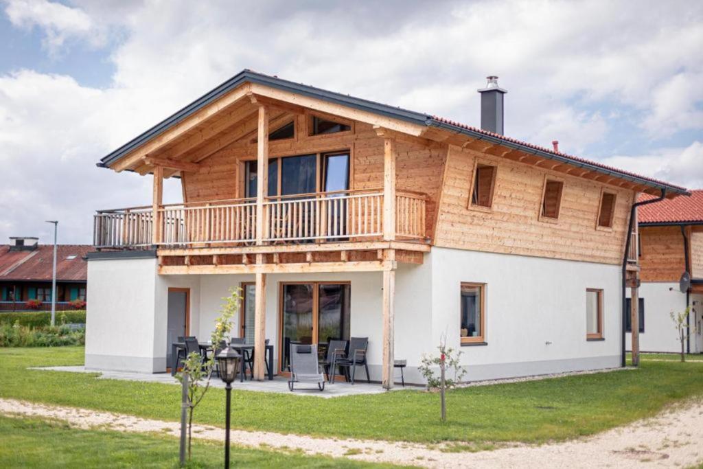 Luxalps- Chalets Inzell- Sauna- Skifahren- Wandern- Natur- Chiemgau Card - Chalet No 8 & 16 mit Hot Pot - 4