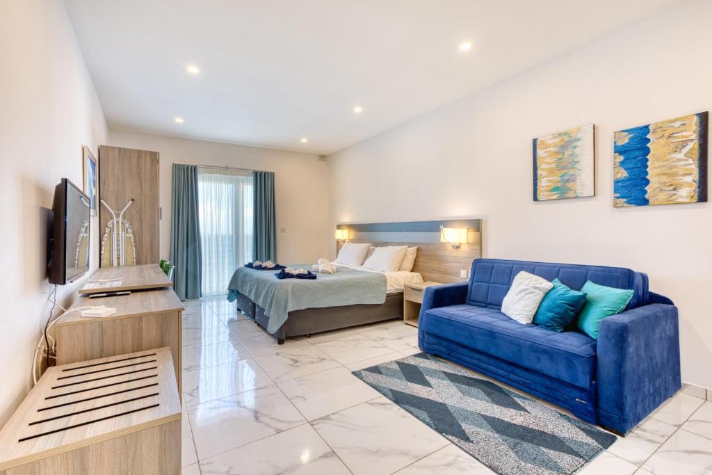 Stylish Apartment in Bay Square 2, St Paul's Bay