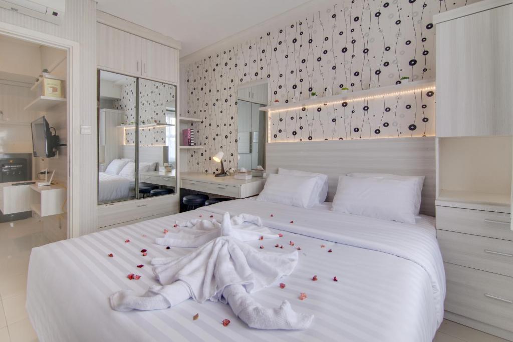 1BR Parahyangan Residences W Pool