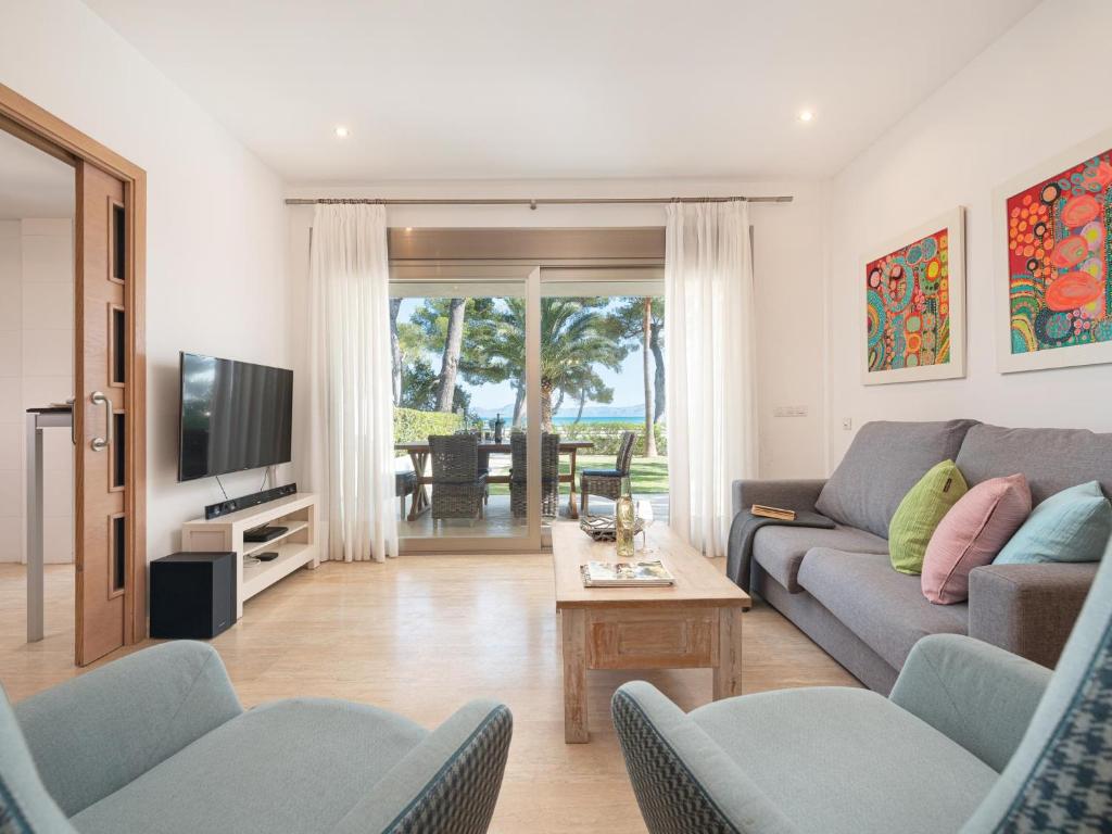 Exclusiva Villa Saturn en Primera Línea de Playa en Alcudia con Jacuzzi - 2