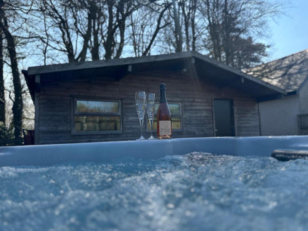 The Little Lodge is a cosy luxury hideaway.., Gaerwen