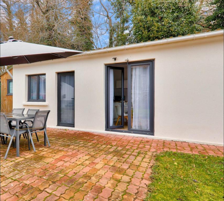 Jolie Maisonnette avec terrasse - 3