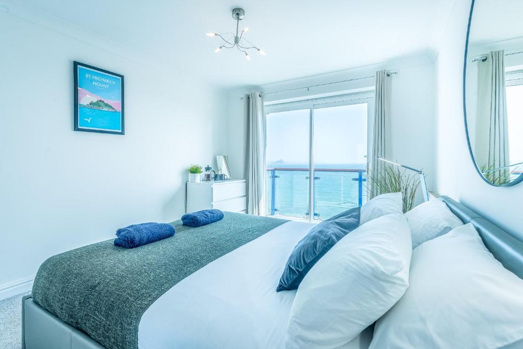 Ocean view penthouse, Penzance
