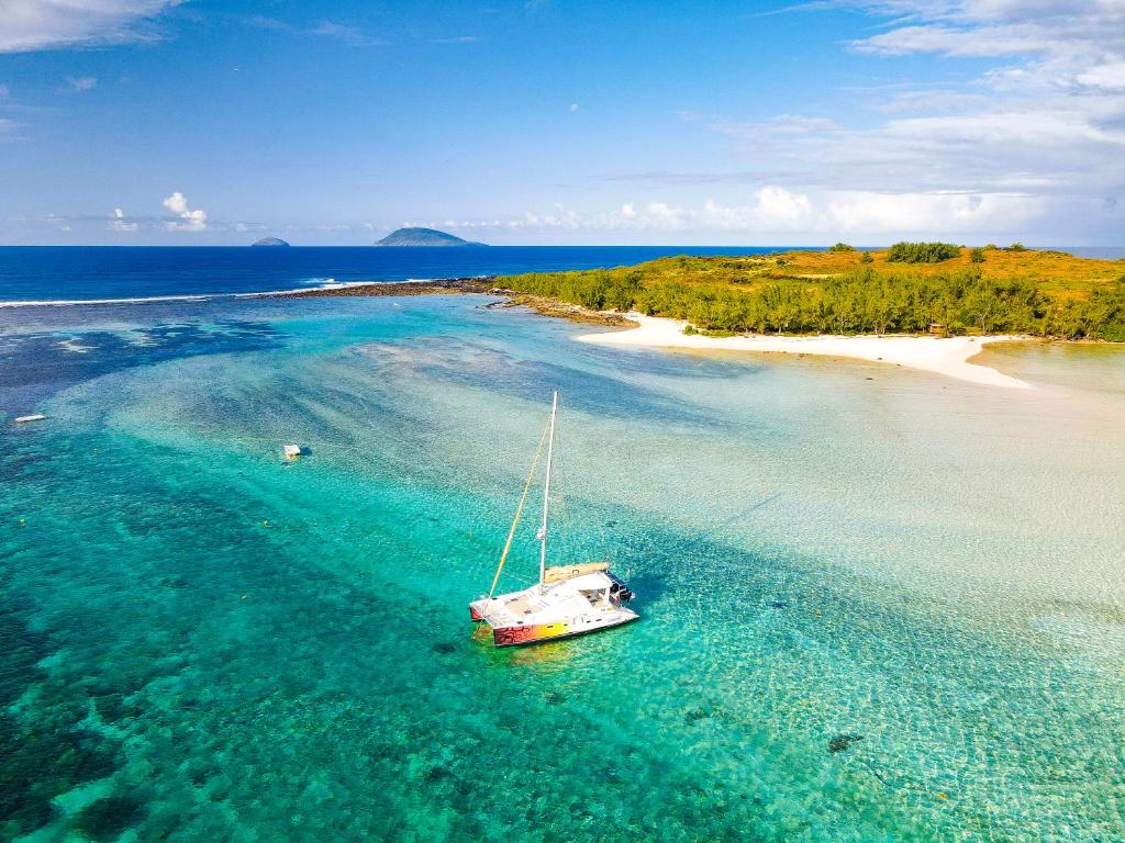 Catamaran Z'ile cruise, Grand Bay