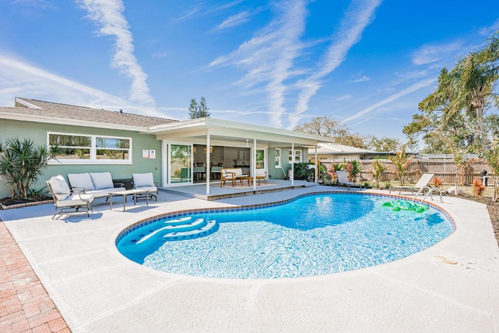 Paradise Passage, Seminole